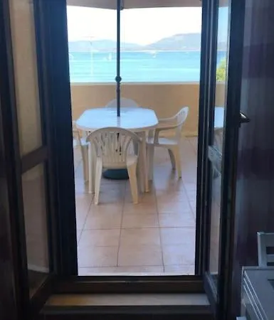 Seduti Di Fronte Al Mare Alghero